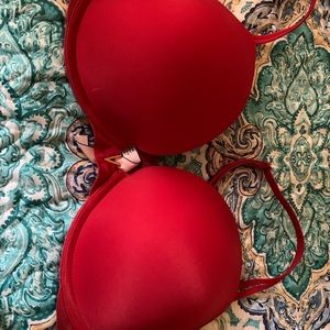 Victorias Secret lightly padded push up